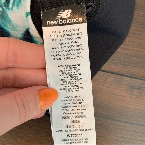 New Balance Blue Zip Front Crop Sports Bra - Picture 3 of 5